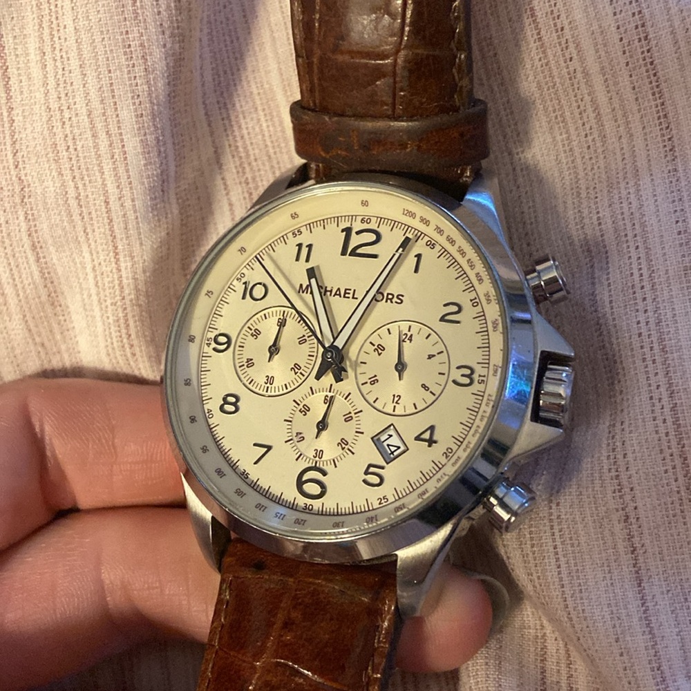Michael kors chronograph oversized watch with leather band. Needs a new battery